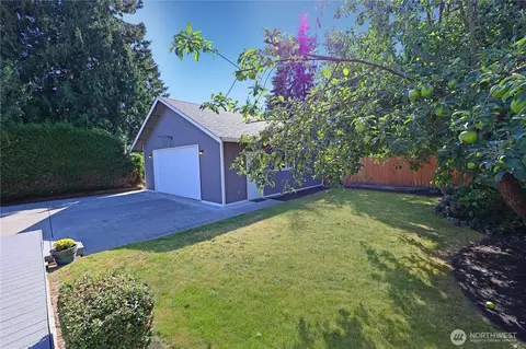 Exterior - 908 Willow St, Sumner, WA 98390 photo 8 of 14