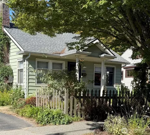 6233 28 Ave NE, Seattle, WA 98115