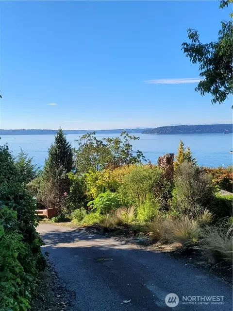 1410 Poe Ave NE, Tacoma, WA 98422