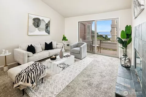 522 W Mercer Pl #403, Seattle, WA 98119