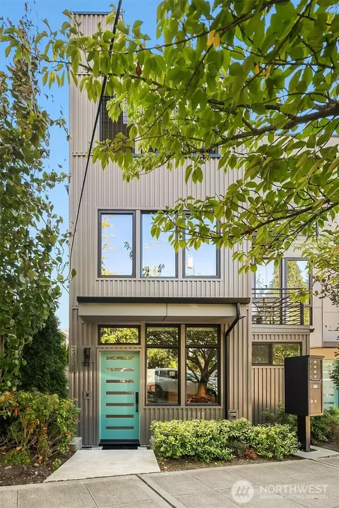 2413 N B N 75th St, Seattle, WA 98103