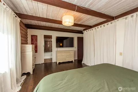 Bedroom - 412 Buck Loop Rd, Sequim, WA 98382 photo 3 of 4