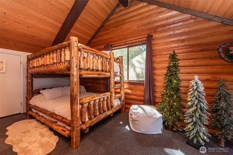 Bedroom - 412 Buck Loop Rd, Sequim, WA 98382 photo 1 of 4