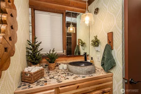 Bath - 412 Buck Loop Rd, Sequim, WA 98382 photo 2 of 3