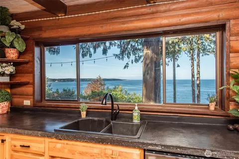 Kitchen - 412 Buck Loop Rd, Sequim, WA 98382 photo 3 of 4