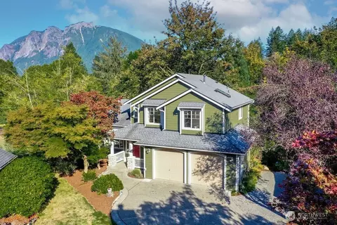 1065 SW 12th St, North Bend, WA 98045