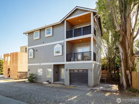 8344 Wabash Ave S, Seattle, WA 98118