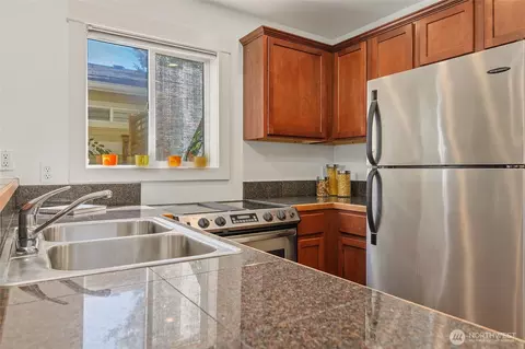 Kitchen - 5909 40th Ave SW #A, Seattle, WA 98136 photo 4 of 4