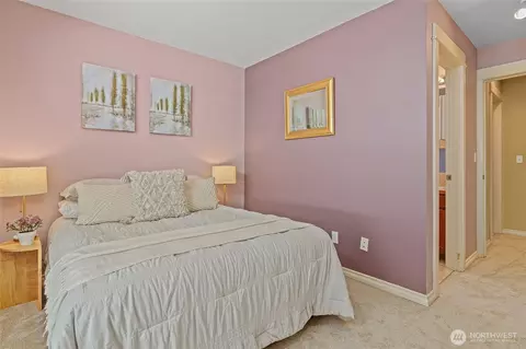 Bedroom - 5909 40th Ave SW #A, Seattle, WA 98136 photo 2 of 4
