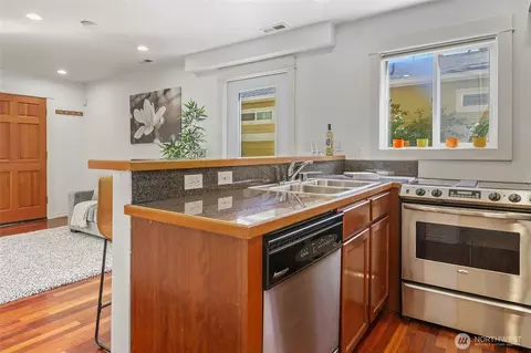 Kitchen - 5909 40th Ave SW #A, Seattle, WA 98136 photo 2 of 4