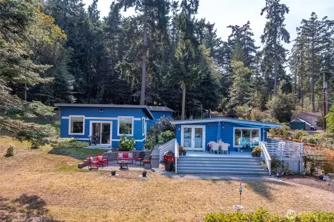 1105 NE Moore Pl, Coupeville, WA 98239