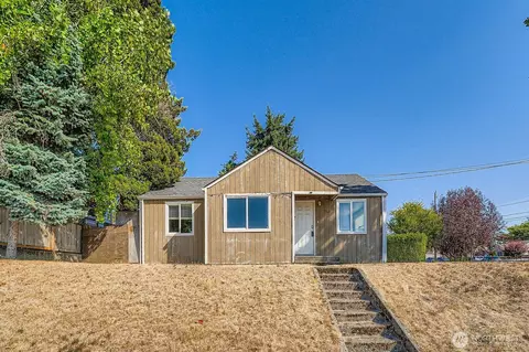 13610 8th Ave SW, Burien, WA 98166