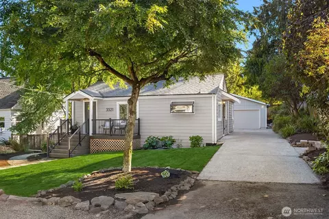 3521 NE 92nd St, Seattle, WA 98115