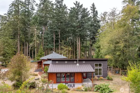 530 Lucky Dog Ln, Coupeville, WA 98239