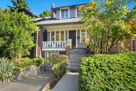 3418 Densmore Ave N, Seattle, WA 98103
