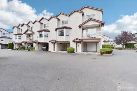 8823 Holly Dr #532, Everett, WA 98208