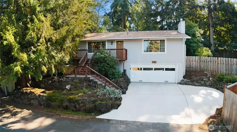 2507 Crater Lake Ct, Puyallup, WA 98374