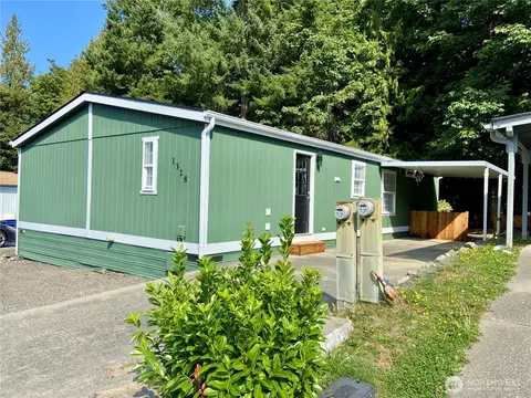 1328 NE Steele Creek Ln #1328, Bremerton, WA 98311