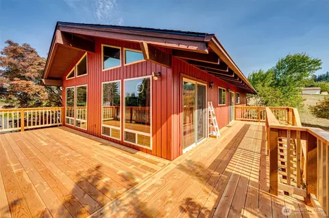 1415 Cloverdale Rd, Kalama, WA 98625