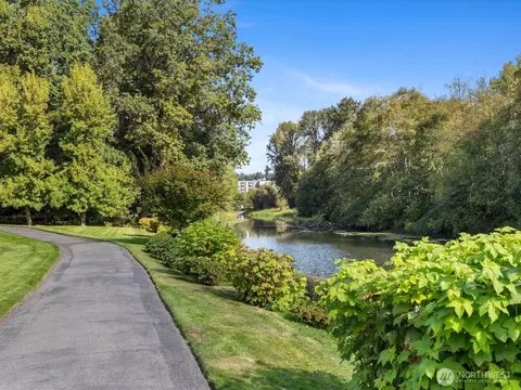 View/Area - 17426 Bothell Way NE #A-407, Bothell, WA 98011 photo 2 of 5