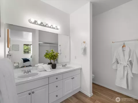 Bath - 17426 Bothell Way NE #A-407, Bothell, WA 98011 photo 1 of 3