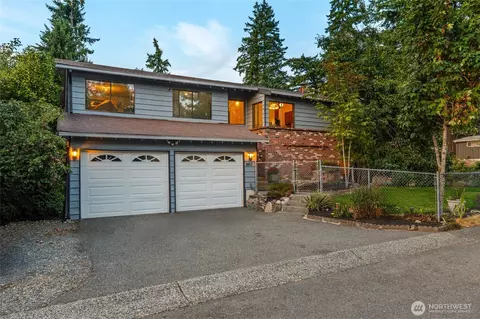 1652 N 201st St, Shoreline, WA 98133
