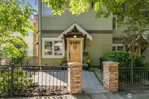 2405 N 75th St, Seattle, WA 98103