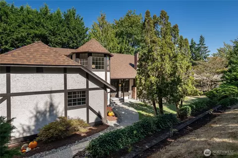 4631 Highland Dr, Bellevue, WA 98006