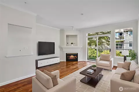 25235 SE Klahanie Blvd #J202, Issaquah, WA 98029