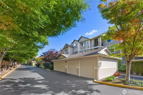 107 164th St SE #2-301, Bothell, WA 98012