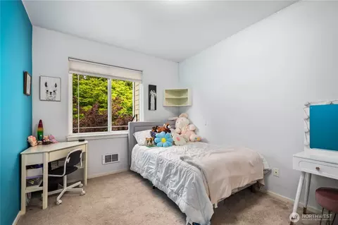 Bedroom - 107 164th St SE #2-301, Bothell, WA 98012 photo 2 of 7
