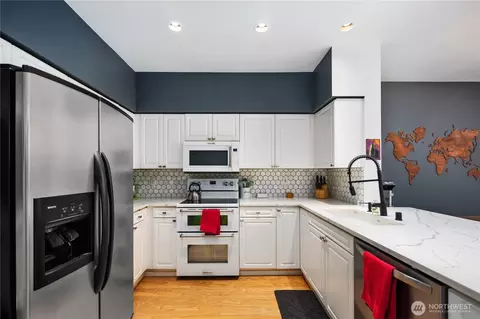 Kitchen - 107 164th St SE #2-301, Bothell, WA 98012 photo 4 of 5