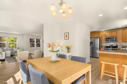 Dining - 520 46th St SE, Everett, WA 98203 photo 4 of 4