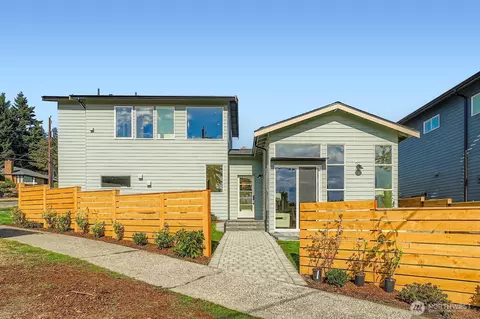 8800 41st Ave SW, Seattle, WA 98136
