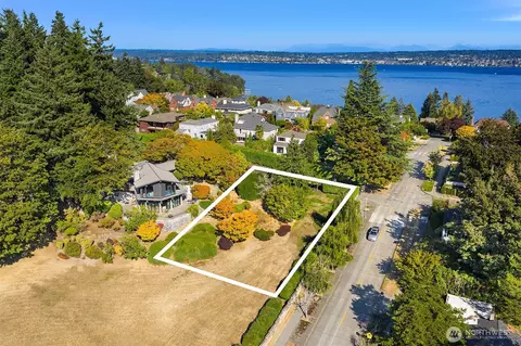 5010 NE 45th St, Seattle, WA 98105