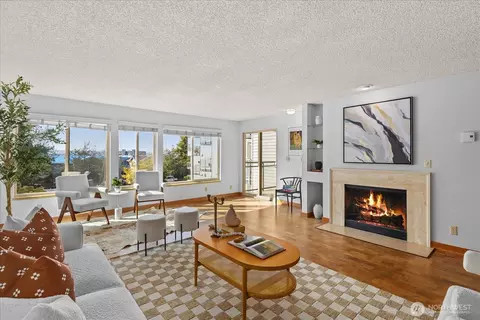 200 James St #208, Edmonds, WA 98020