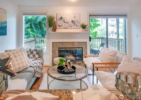 301 W Raye St #105, Seattle, WA 98119