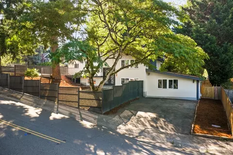 8801 NE 140th Pl, Kirkland, WA 98034