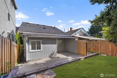 Exterior - 3224 Lombard Ave, Everett, WA 98201 photo 5 of 10