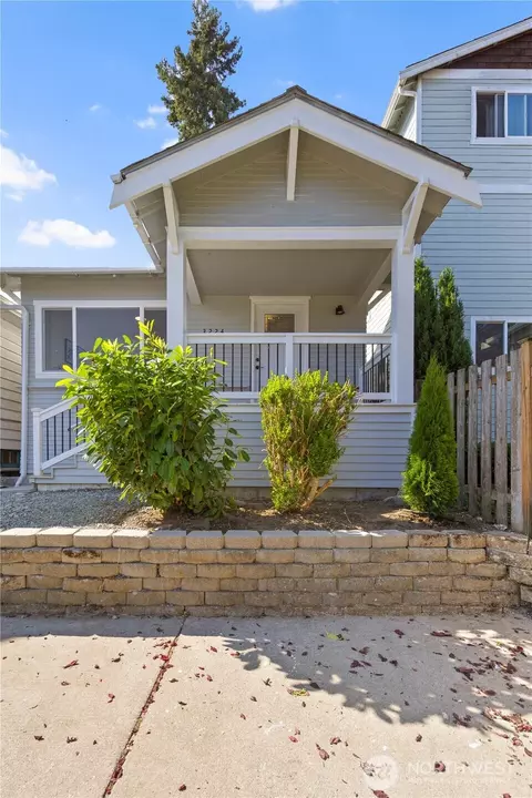 Exterior - 3224 Lombard Ave, Everett, WA 98201 photo 2 of 10
