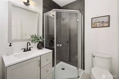 Bath - 3224 Lombard Ave, Everett, WA 98201 photo 1 of 2