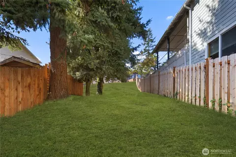 Exterior - 3224 Lombard Ave, Everett, WA 98201 photo 6 of 10