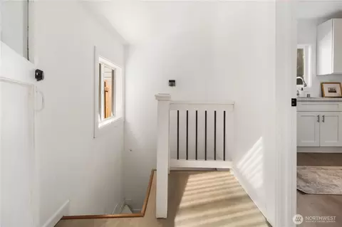 Entry Way - 3224 Lombard Ave, Everett, WA 98201 photo 2 of 2