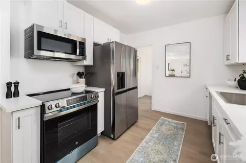 Kitchen - 3224 Lombard Ave, Everett, WA 98201 photo 3 of 5