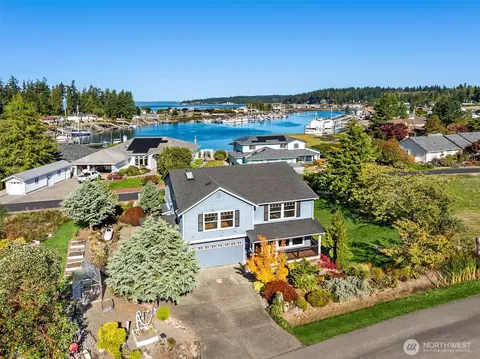 4876 NE Hemlock Ln, Hansville, WA 98340