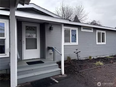 1496 Osprey Ln, College Place, WA 99324