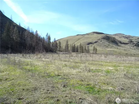 5 Hunter Mountain Rd, Pateros, WA 98846