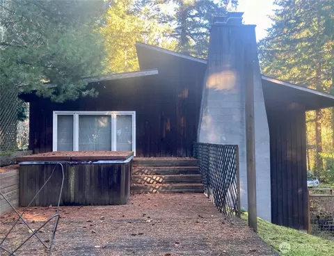 18233 30th Ave NE, Lake Forest Park, WA 98155