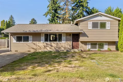 1607 E Hazel Ave, Burlington, WA 98233