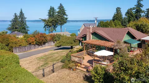 6809 SW Maury Park Rd, Vashon, WA 98070